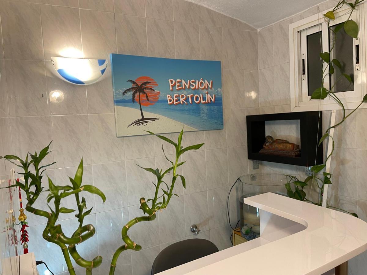 Pension Bertolin Барселона Екстериор снимка